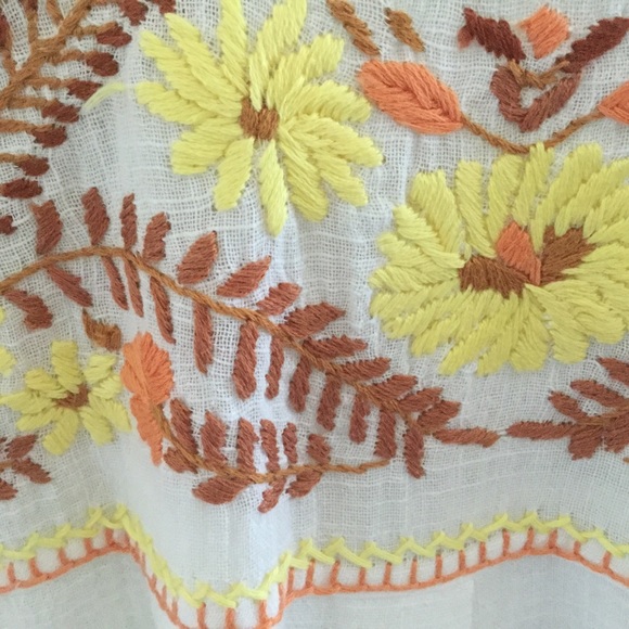 ⛔️SOLD⛔️🌻House of Skye Sunflower Blouse 🌻 - Picture 10 of 10